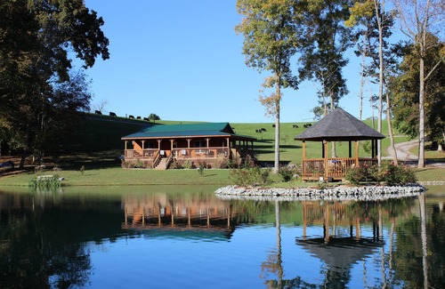 Russell Springs Cabin | Private Catch & Release Lake—Boat Rental Included! Close to Lake Cumberland!