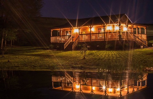 Russell Springs Cabin | Private Catch & Release Lake—Boat Rental Included! Close to Lake Cumberland!