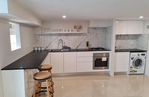 Guildford West Apartment | Private & Cosy Two Storey Guest House