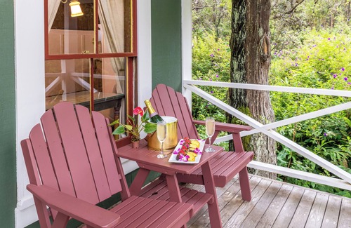 Volcano Cottage | Private Cottage at Boutique Hotel in Volcano Village