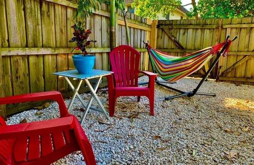 South Palm Park Neighborhood Association Cottage | Private Cottage Lake Worth Beach/Palm Beach