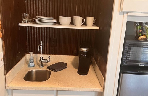 Fairhope Cottage | Private cottage with seclusion and luxury for the perfect getaway.