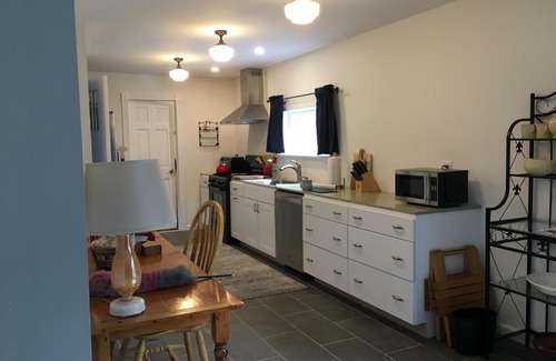 Woodstock Apartment | Private countryside apartment suite 1.5 miles to Woodstock