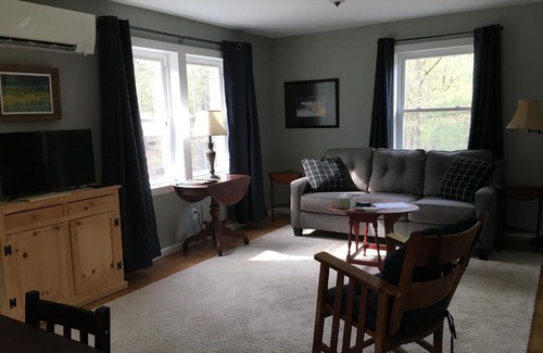 Woodstock Apartment | Private countryside apartment suite 1.5 miles to Woodstock