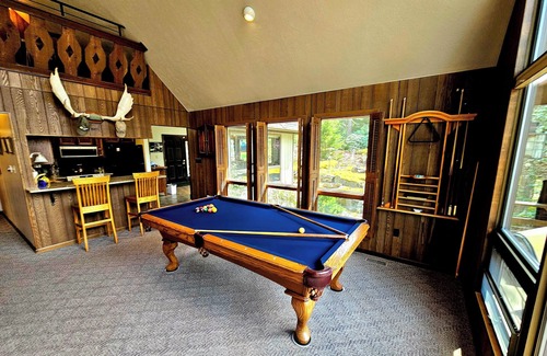 Ohiopyle Ski Chalet | Private Couple's Retreat Mountain Chalet