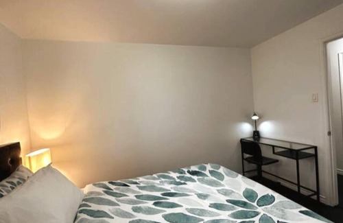 Chilliwack Proper Village West House | Private Cozy A/C Home with a large Patio &Backyard