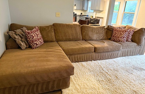 Grove City House | Private Cul-de-sac Oasis