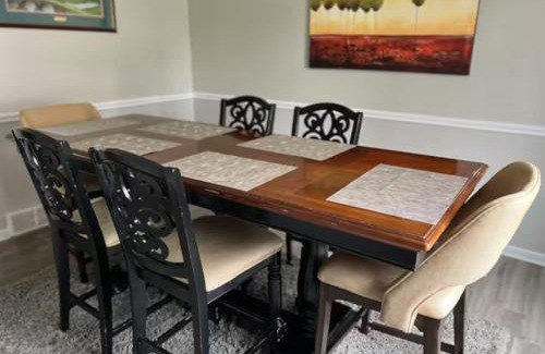 Grove City House | Private Cul-de-Sac Oasis 4BR