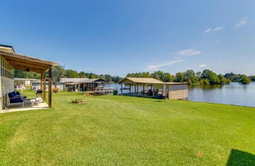 Andalusia House | Private Dock and Fire Pit Point A Lake Retreat!