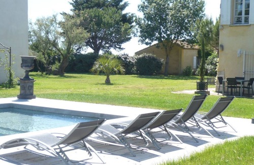 Saint-Gilles House | Private Domain 36 pers. with 2 pools, consisting of authentic Mas and Houses