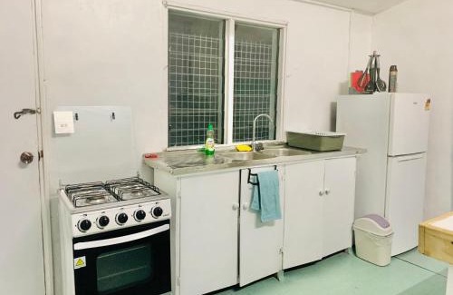 Nuku'alofa House | Private Double Room - Tonga Coral Cottage