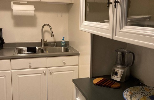 White Plains Apartment | Private entrance Apartment Ground Floor of House