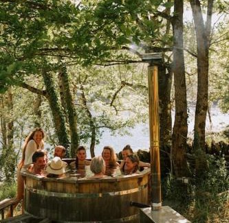 Castelnau-de-Mandailles House | Private Estate with 3 Lake Houses, Sauna & Hot-tub