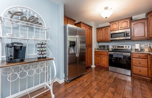 Mount Juliet House | Private Escape Full Kitchen, King Bed, Queen Bed, Laundry, Close to Nashville