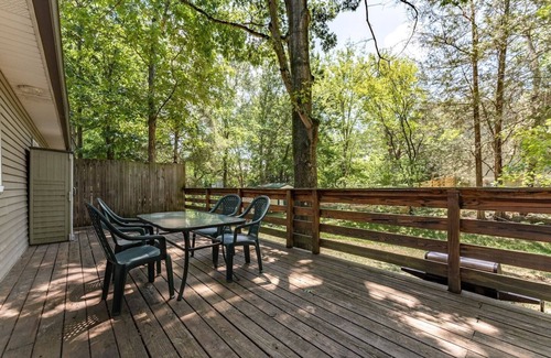 Mount Juliet House | Private Escape Full Kitchen, King Bed, Queen Bed, Laundry, Close to Nashville