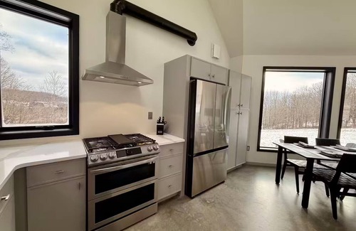 Jeffersonville House | Private Escape, Stunning Views in Jeffersonville