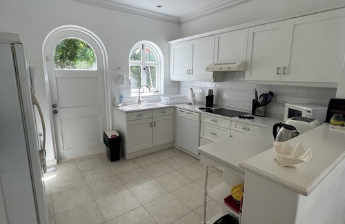 Merlin Bay Villa | Private fully air-conditioned Villa. Perfect couples getaway!