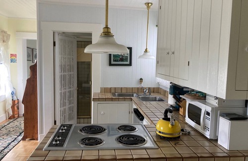 Mendocino Cottage | Private Garden Cottage In Mendocino's Historic Preservation District