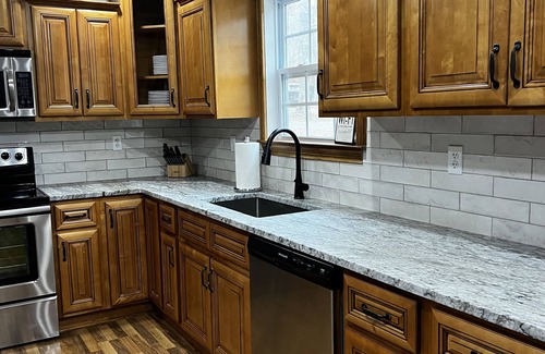 Lindseyville House | Private Getaway! Great for families and friends! Hot tub and Fire pit!