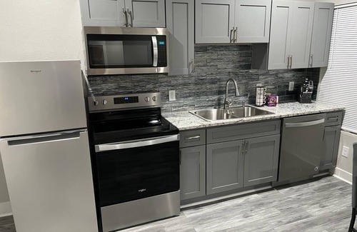 South Dallas - Fair Park House | Private Guesthouse near Downtown Dallas