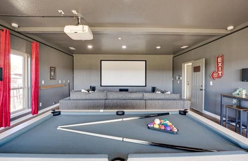 Waxahachie House | Private Guesthouse with Deluxe Home Theater home