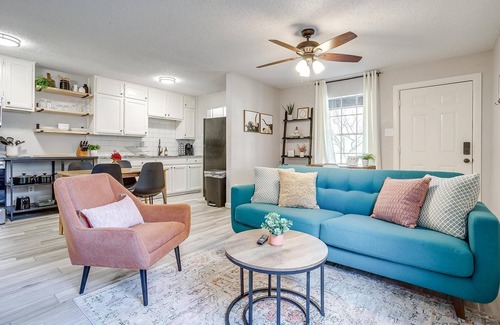 River Oaks House | Private Home 4-7 miles from The Stockyards/Dickies/Downtown/TCU/NAS-JRB