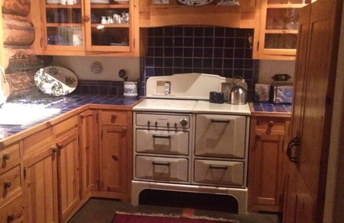 Ketchum Cottage | Private home on the river with hot spring. World class fishing biking hiking