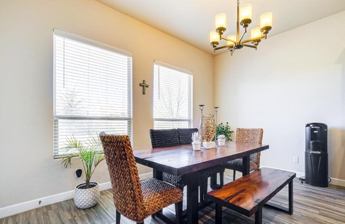 El Paso House | Private Hot Tub and Putting Green El Paso Getaway!