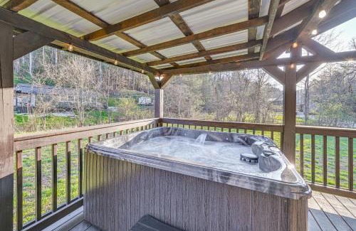 Campton House | Private Hot Tub Dog-Friendly Red River Gorge Home