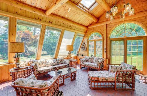 Glendale House | Private Hot Tub Hudson Valley Cabin Retreat!