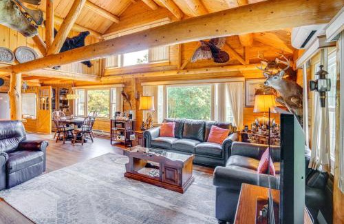 Glendale House | Private Hot Tub Hudson Valley Cabin Retreat!