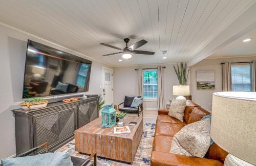 Pilot Point House | Private Hot Tub Luxe Gem 3 Mi to Lake Ray Roberts