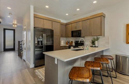 St. George House | Private Hot Tub Near Snow Canyon State Park