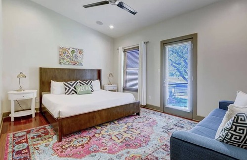 North Loop House | Private Hot Tub + Sleeps 12 - Northern Serenity 2