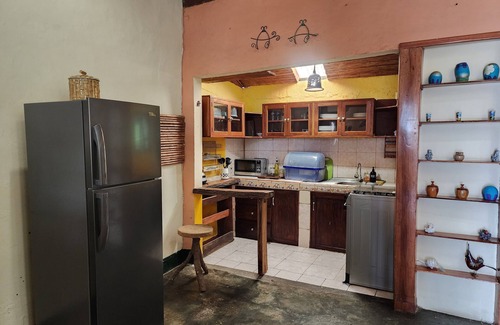 Granada House | Private House 3BD- 2BH- 9 People- Wi-Fi- Fully Kitchen