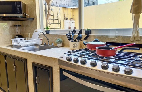 Zacatlan House | Private house 5min from Puente de cristal/Terrace/Petfriendly/BBQ/Garden/parking