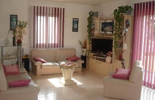 Puisserguier Villa | Private house in quiet village close to the sea and mountains
