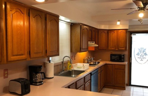 Hopelawn House | Private house with 4 bedrooms and 2 bathrooms and direct NYC Manhattan train only 10 minute walk away