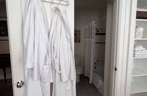 Ashland Bed & Breakfast | Private King Suite at Historic Governors Inn
