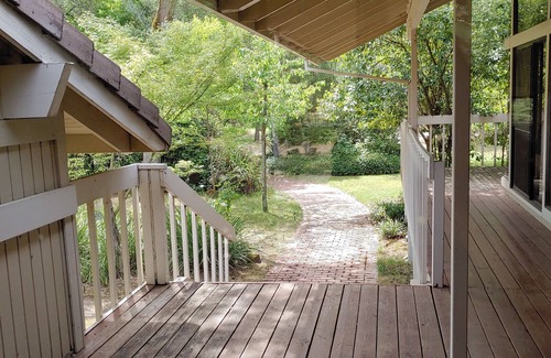 Granite Bay House | Private Lake Flower Farm 100 acres