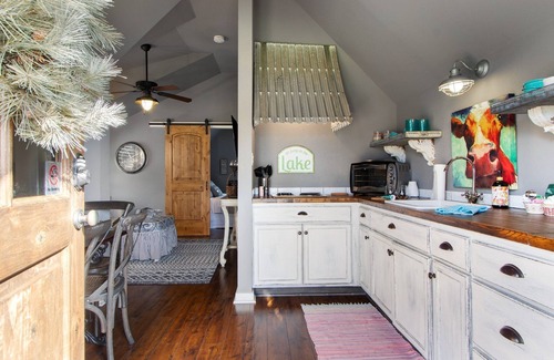 Granbury Apartment | Private, Lake-Front, Guest Suite on Lake Granbury, near downtown!