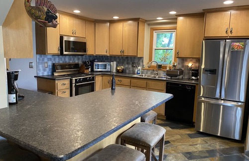 Roseville House | Private Lake Home Convenient To Everything