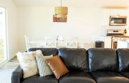 Johannesburg House | Private lake home away from home