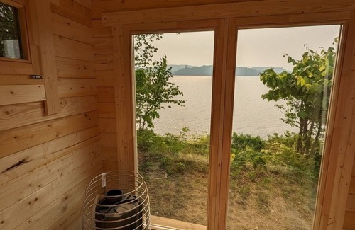 Mont-Laurier Cottage | Private lakefront Spa - fully renovated home - kid friendly