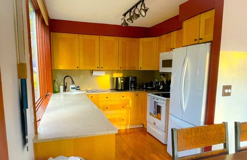 Athens House | Private lakefront chalet great for families.