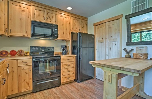 Leavenworth Cabin | Private Leavenworth Cabin w/Mtn Views & Fire Pit