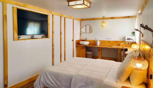 Lower Sackville Apartment | Private little Zen guestroom free parking