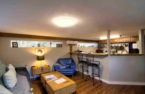 Middleburg House | Private Loft at a Working Show Barn ~ Pets Welcome!