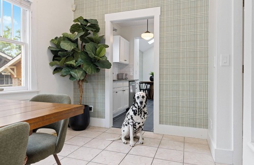 Edgewater House | Private - Luxury - Fire Pit - Dogs - EV - Bidet