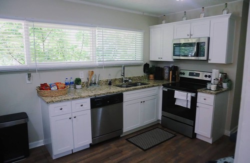 Belvedere Park House | Private Luxury House in Decatur